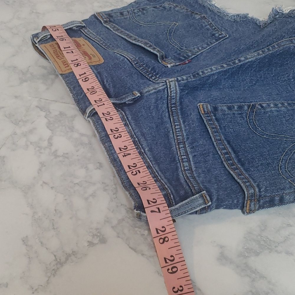 Levi Jean Shorts - Picture 13 of 14